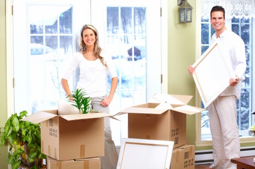 Efficient packing services by removal team